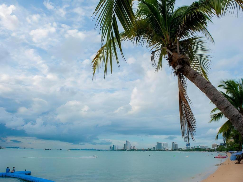 Lido Beach Hotel Pattaya Bagian luar foto