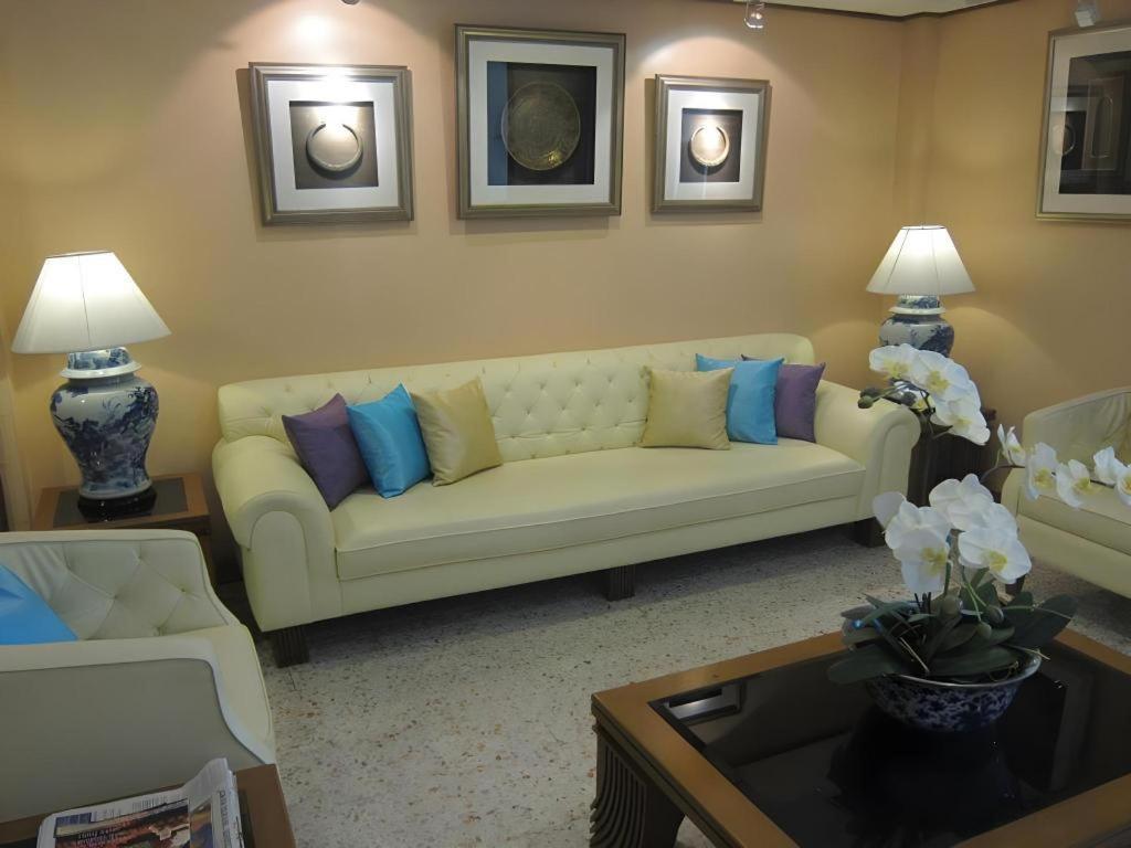 Lido Beach Hotel Pattaya Bagian luar foto