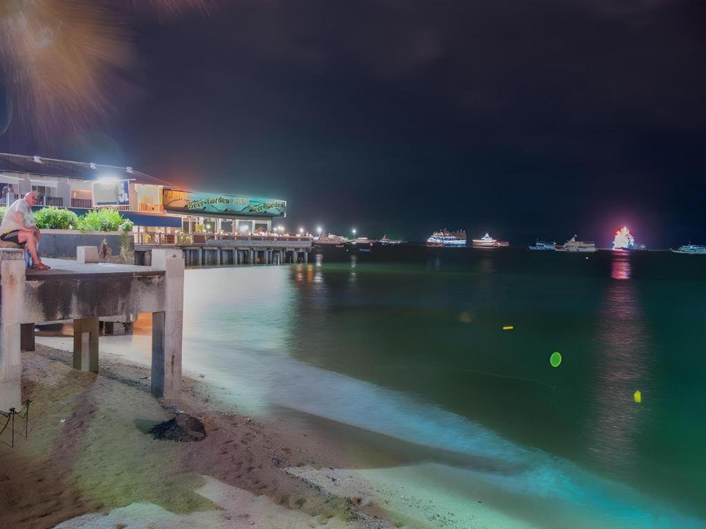 Lido Beach Hotel Pattaya Bagian luar foto
