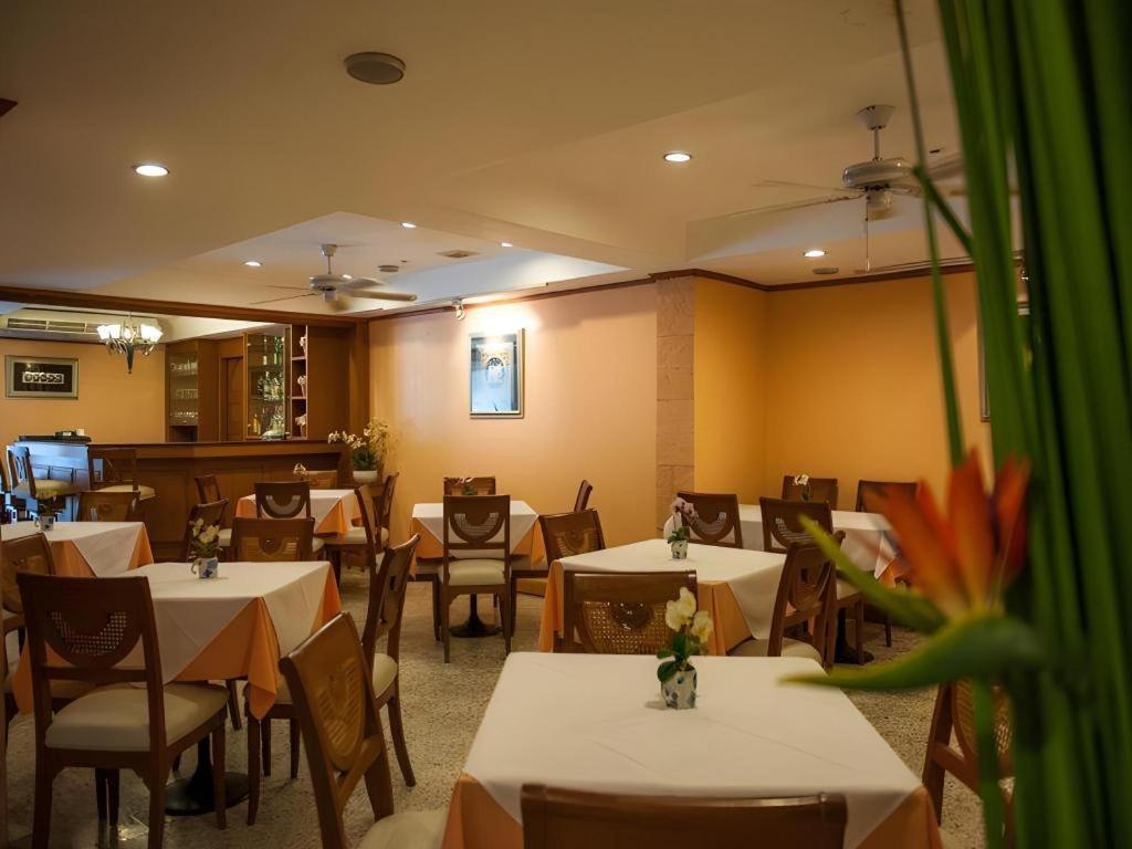 Lido Beach Hotel Pattaya Bagian luar foto