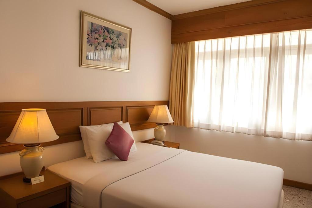 Lido Beach Hotel Pattaya Bagian luar foto