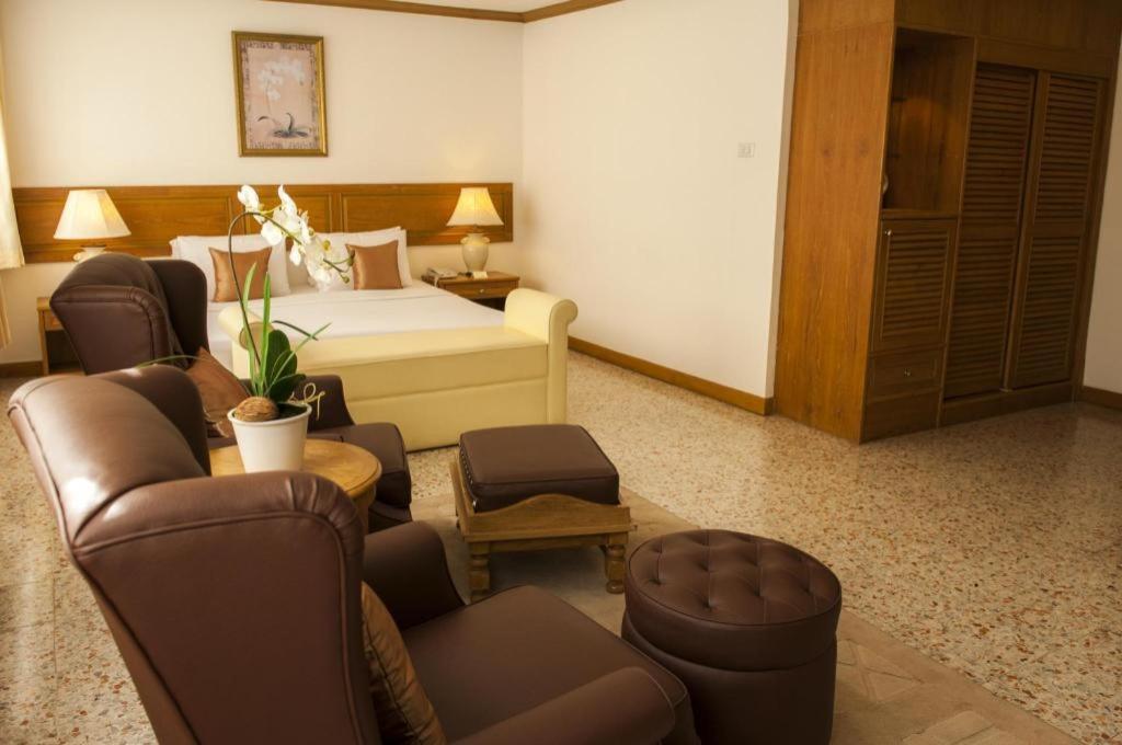 Lido Beach Hotel Pattaya Bagian luar foto